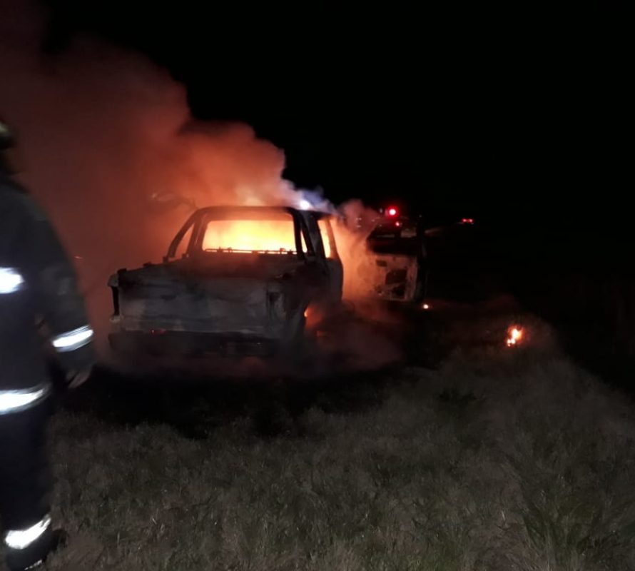 Salida Bomberos. Se incendió esta madrugada una camioneta sobre Ruta Provincial 41