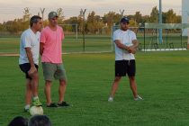 Facundo Diz visitó a los futbolistas de Club Dorrego antes de la final del domingo