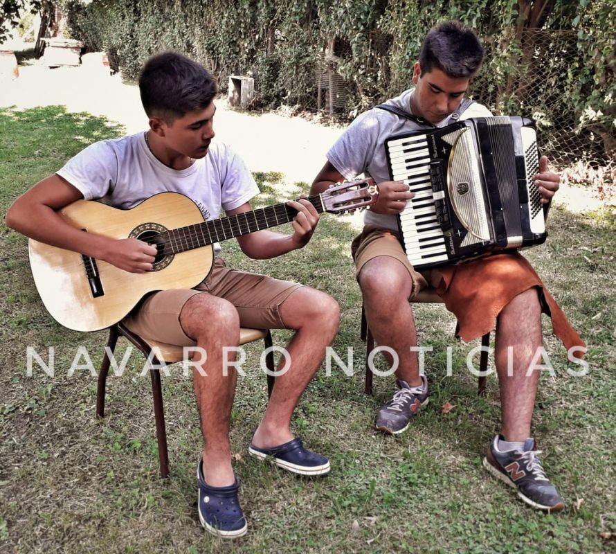 #NNTV: Una linda charla con Nahuel y Juan Cruz, músicos jóvenes del pueblo