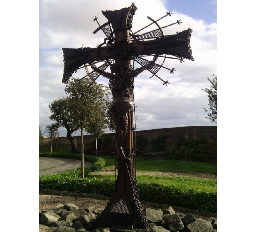 “Cristo obrero de diez metros junto a los veteranos de Malvinas”