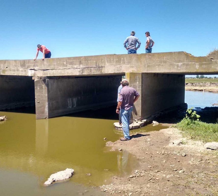 Municipio y Vialidad trabajan en la restauración de puentes en zona rural