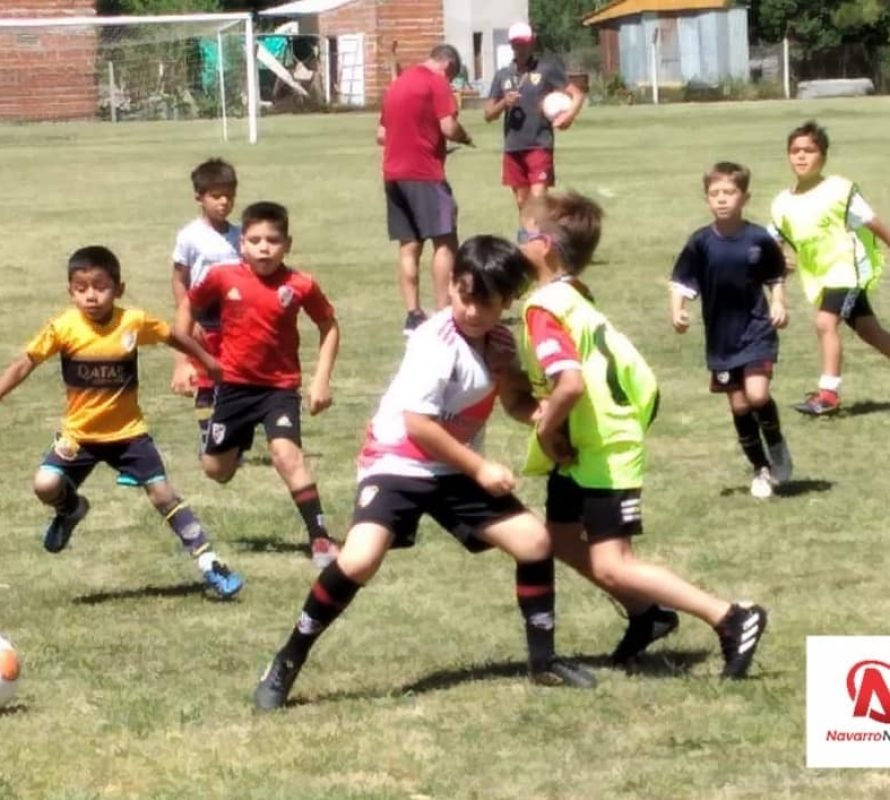 River Plate volvió a probar futbolistas en Navarro