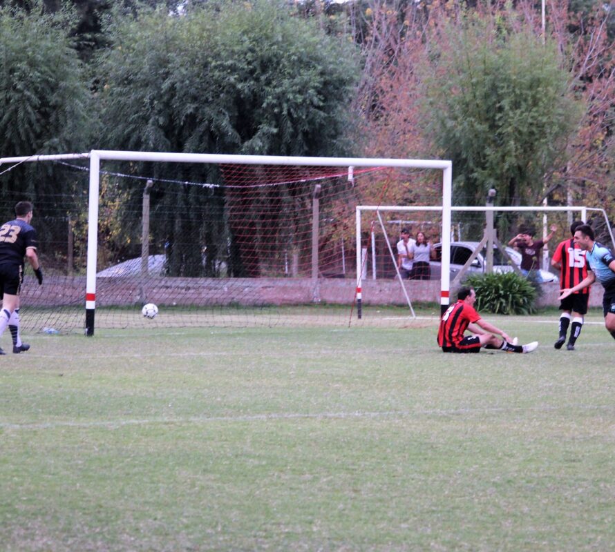 Dorrego sobre el final vence a Athletic con gol de Pepe Armenti