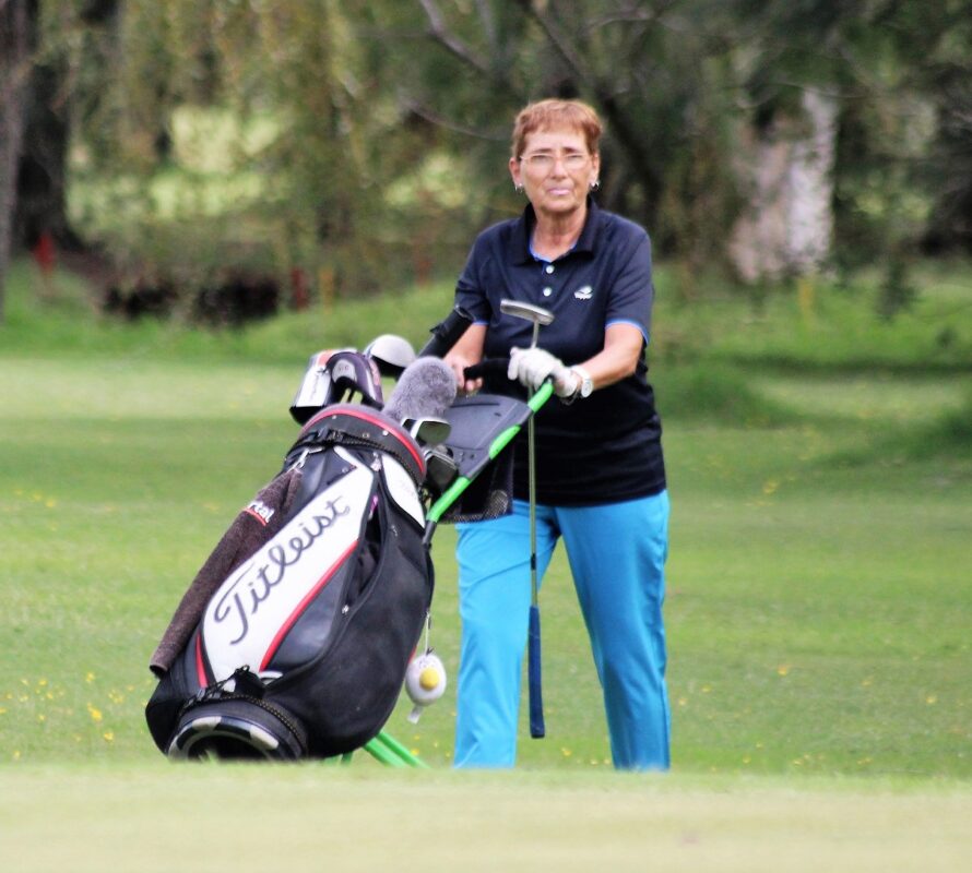 Silvia Iglesias ganó el torneo del sábado en el Golf Club