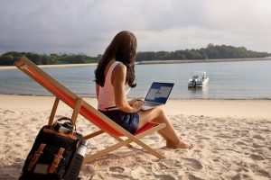 De la playa al trabajo sin escalas: 6 consejos para una transición exitosa