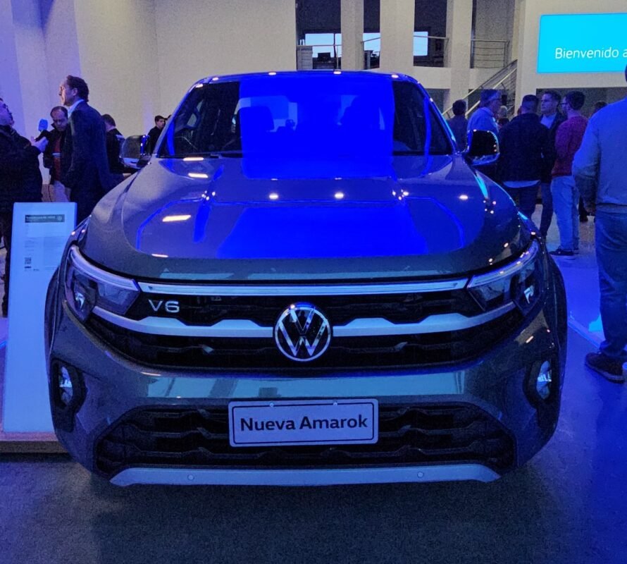 Lobos: Logarzo SA presentó la nueva versión de la Amarok